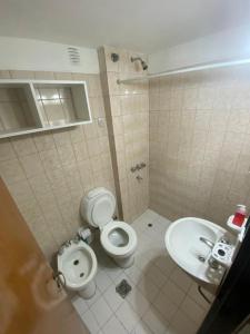 A bathroom at Departamento Céntrico en Mendoza