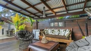 Gallery image of Coconut Blue - Private Heated Pool, Walk to Beach, Restaurants & Shops, Tropical Courtyard Shower in Palm Cove