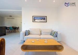 ◑Beautiful 4-Bed House◑Wifi◑Parking◑Leeds◑Garden
