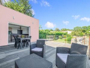 Gallery image of Comfy Holiday Home in Saint-Denis with Private Pool in Saint-Denis