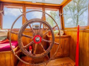 KerkdrielMotorboat Stay on Zandmeren Lake的相册照片