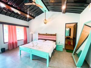 Postel nebo postele na pokoji v ubytování Camp Brook - Luxury Camping in Rishikesh + 37 fotografií