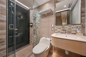 Phòng tắm tại Y Hotel Hong Kong