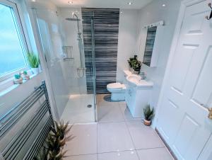 Ένα μπάνιο στο TopHome Arsenal +110 φωτογραφίες