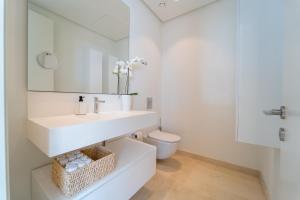 Łazienka w obiekcie Holiday in ground floor apartment in Marbella Club Hills, Benahavis