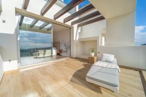 Część wypoczynkowa w obiekcie Holiday in ground floor apartment in Marbella Club Hills, Benahavis