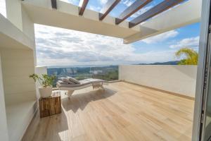 Balkon lub taras w obiekcie Holiday in ground floor apartment in Marbella Club Hills, Benahavis