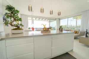 Zdjęcie z galerii obiektu Holiday in ground floor apartment in Marbella Club Hills, Benahavis w mieście Benahavís