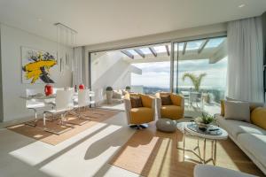 Część wypoczynkowa w obiekcie Holiday in ground floor apartment in Marbella Club Hills, Benahavis
