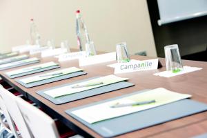 Οι επιχειρηματικές εγκαταστάσεις ή/και οι αίθουσες συνεδριάσεων στο Campanile Hotel Chantilly