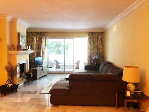 Posezení v ubytování Beautiful, Bright and Spacious Duplex in Marbella