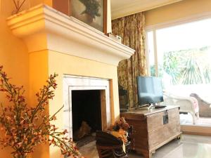 Posezení v ubytování Beautiful, Bright and Spacious Duplex in Marbella