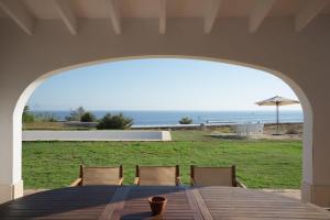 カラ・エン・ブラネスにあるCasa con piscina, vistas y acceso privado al mar. Vistes Voramar.のギャラリーの写真