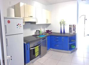 Kuchnia lub aneks kuchenny w obiekcie Ferienwohnung CENTRAL - COSTA CALMA - WiFi - Innenstadt