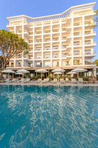 Bazén v ubytování Fllad Resort & SPA Durres nebo v jeho okolí