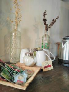 Coffee and tea making facilities at Hotel Rural La Cerámica