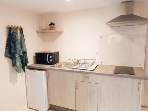 Gallery image of Appartement cosy avec terrasse privée et parking in Horbourg +9 photos