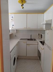 Kuchyňa alebo kuchynka v ubytovaní Cambrils Los Naranjos