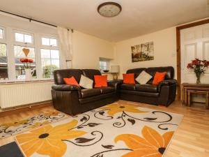 Seating area sa Manor Farmhouse Cottage