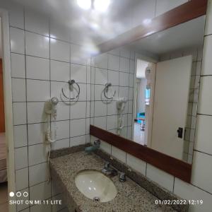 Koupelna v ubytování 8 VISTA MAR, MEIRELES, PRAIA MANSA + 14 fotografií