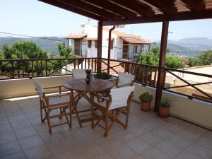A balcony or terrace at Villa Helidoni