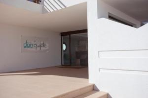 Zdjęcie z galerii obiektu Apartamentos Don Quijote w Cala Ratjada