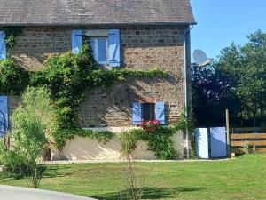 Zahrada ubytování Mortain-Bocage - 2-Bed Wisteria Cottage - Sleeps 4