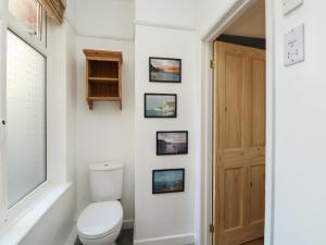 Et badeværelse på Sandsfoot Rest + 18 billeder