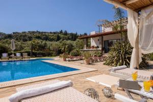 Fotografie z fotogalerie ubytování Villa Kalithea - Elegant Secluded Villa v destinaci Pemónia