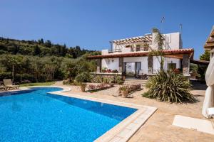 Fotografie z fotogalerie ubytování Villa Kalithea - Elegant Secluded Villa v destinaci Pemónia