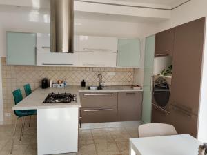 A kitchen or kitchenette at Casa Atena