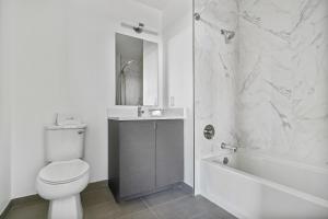 Koupelna v ubytování Global Luxury Suites Downtown White Plains