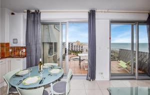 Μπαλκόνι ή βεράντα στο Amazing Apartment In Le Barcarès