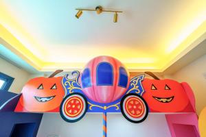 Ein Bett oder Betten in einem Zimmer der Unterkunft Jinduo Family Homestay