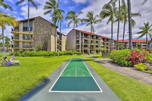 Zahrada ubytování Lahaina Resort Retreat with Pool and Ocean Views!
