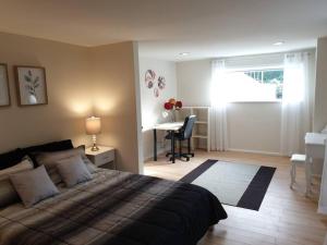 Gallery image of Happy, Cozy, Fun, Loving suite in West Vancouver in West Vancouver +27 photos