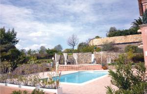Πισίνα στο ή κοντά στο Gorgeous Home In Les Adrets With Wifi