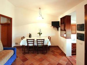 Μια τηλεόραση ή/και κέντρο ψυχαγωγίας στο Apartment in Palazzuolo sul Senio
