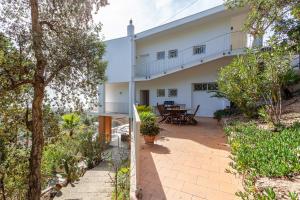 Foto dalla galleria di holiday house in a garden with view a Lloret de Mar