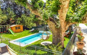 Amazing Apartment In Avignon With Heated Swimming Pool 내부 또는 인근 수영장