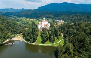 A bird's-eye view of Awesome Home In Seketin With Sauna