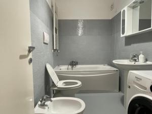 Koupelna v ubytování Residenza Punta Acquabella + 37 fotografií