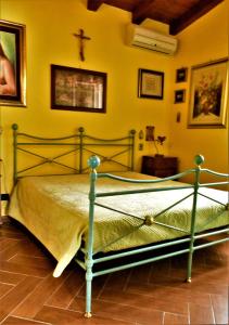 A bed or beds in a room at Villa Caterina