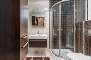 Kúpeľňa v ubytovaní Jantar Apartamenty- Zielone Tarasy + 37 fotografií