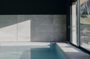 Bazén v ubytování La Fraîchette-Hôtel & Spa nebo v jeho okolí