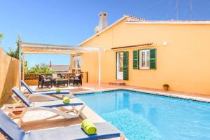 The swimming pool at or close to Villa Paula Punta Prima