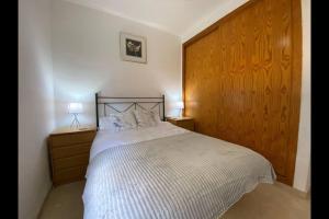 Posteľ alebo postele v izbe v ubytovaní 3 bedroom home with amazing views & outdoor spaces + 33 fotografií