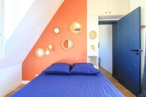 Кровать или кровати в номере Charming 2-Room 21m Comfort Sacré-Cœur View