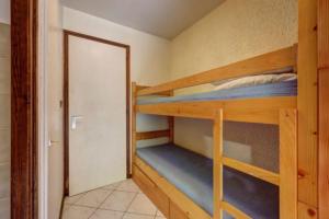 Katil atau katil-katil dalam bilik di Studio with balcony in the center of the village