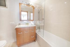 Et badeværelse på Apartamento Bellavista Puerto 2B